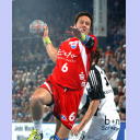 Iwan Usric beim Wurf aufs Tor.