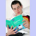 EM 2006: Er hat nicht nur Handball im Kopf: Dominik Klein lernt zwischen den Spielen und dem Training f�r sein Fernstudium. Er macht derzeit seine Fachhochschulreife mit den Schwerpunkten Wirtschaft und Verwaltung nach.