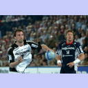 Vid Kavticnik beim Strafwurf. Im Hintergrund Jonny Jensen.