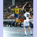 Michael Haa� gegen Nikola Karabatic.