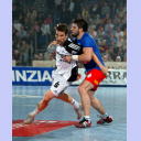 Stefan L�vgren wird von Bertrand Gille attackiert.