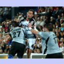 Lars Krogh Jeppesen wird attackiert.