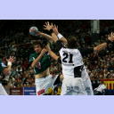 Jeppesen verteidigt gegen Michel.