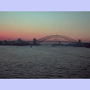 Sydney Harbour Bridgde in der D�mmerung.
