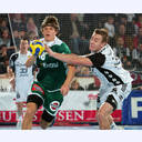 Filip Jicha attackiert Kai H�ffner.