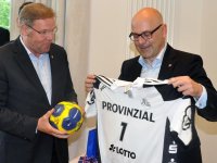 THW-Gesch�ftsf�hrer Klaus Elwardt und Schleswig-Holsteins Ministerpr�sident Torsten Albig.