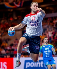 Petter &Oslash;verby in action.