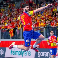 Eduardo Gurbindo in action.