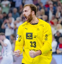 Andreas Wolff in action.